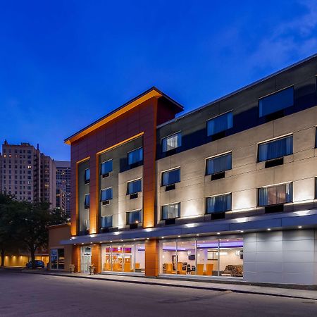Best Western Plus Hyde Park Chicago Hotel Bagian luar foto