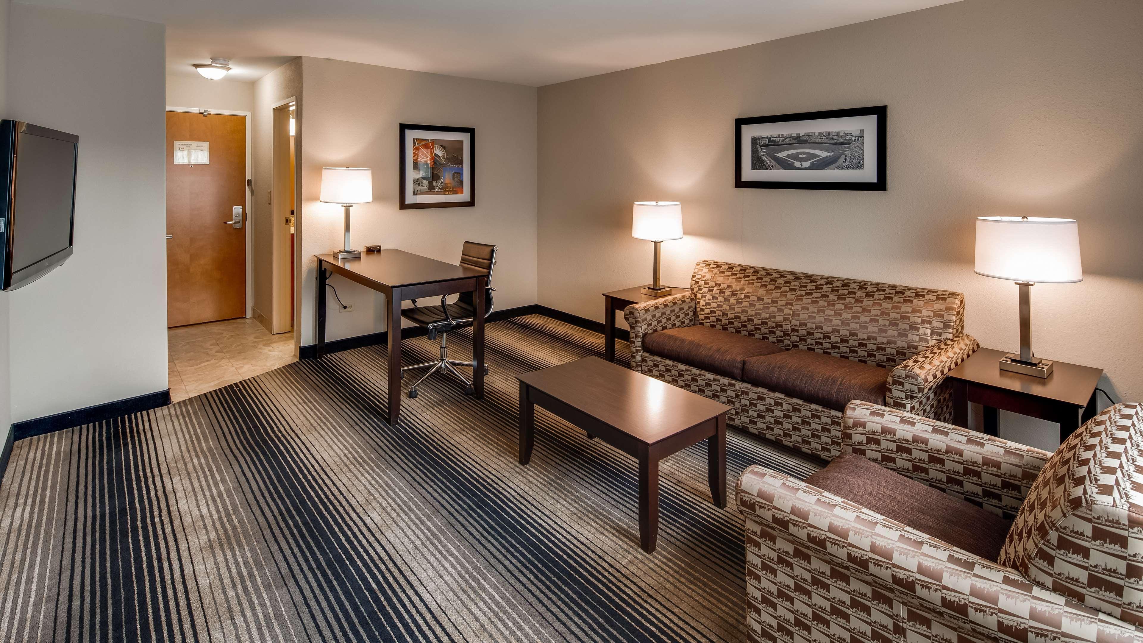 Best Western Plus Hyde Park Chicago Hotel Bagian luar foto
