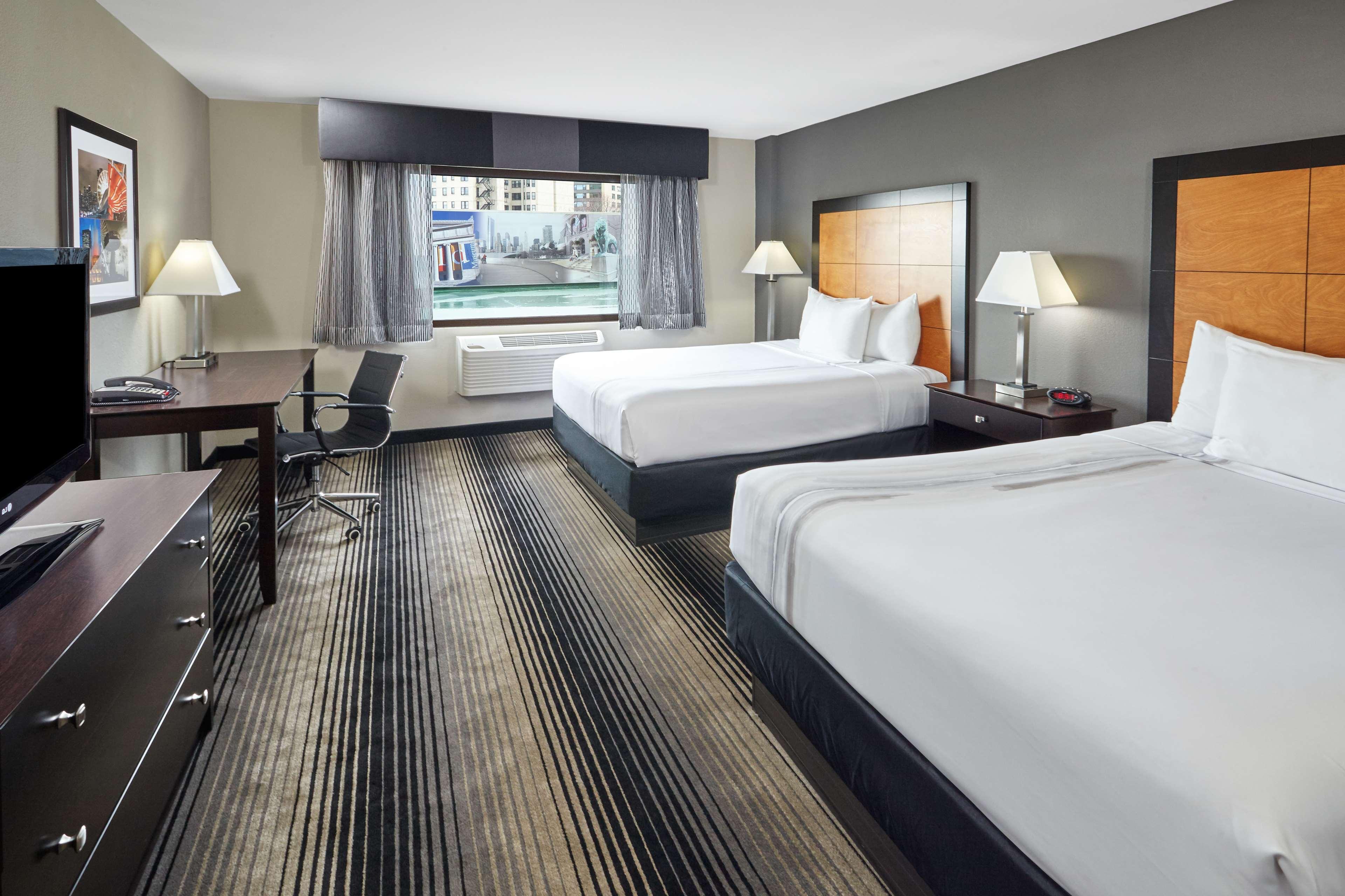 Best Western Plus Hyde Park Chicago Hotel Bagian luar foto