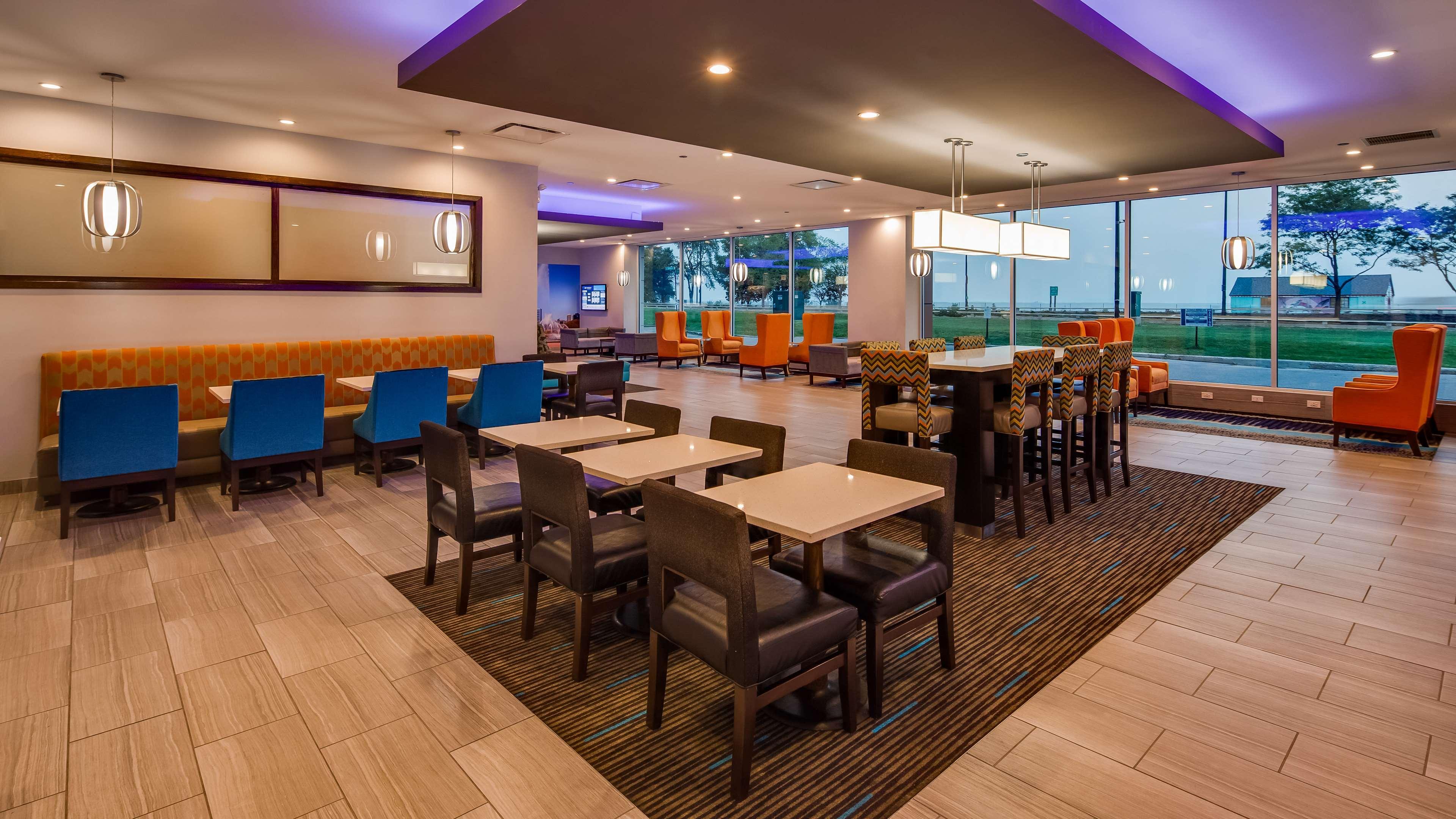 Best Western Plus Hyde Park Chicago Hotel Bagian luar foto