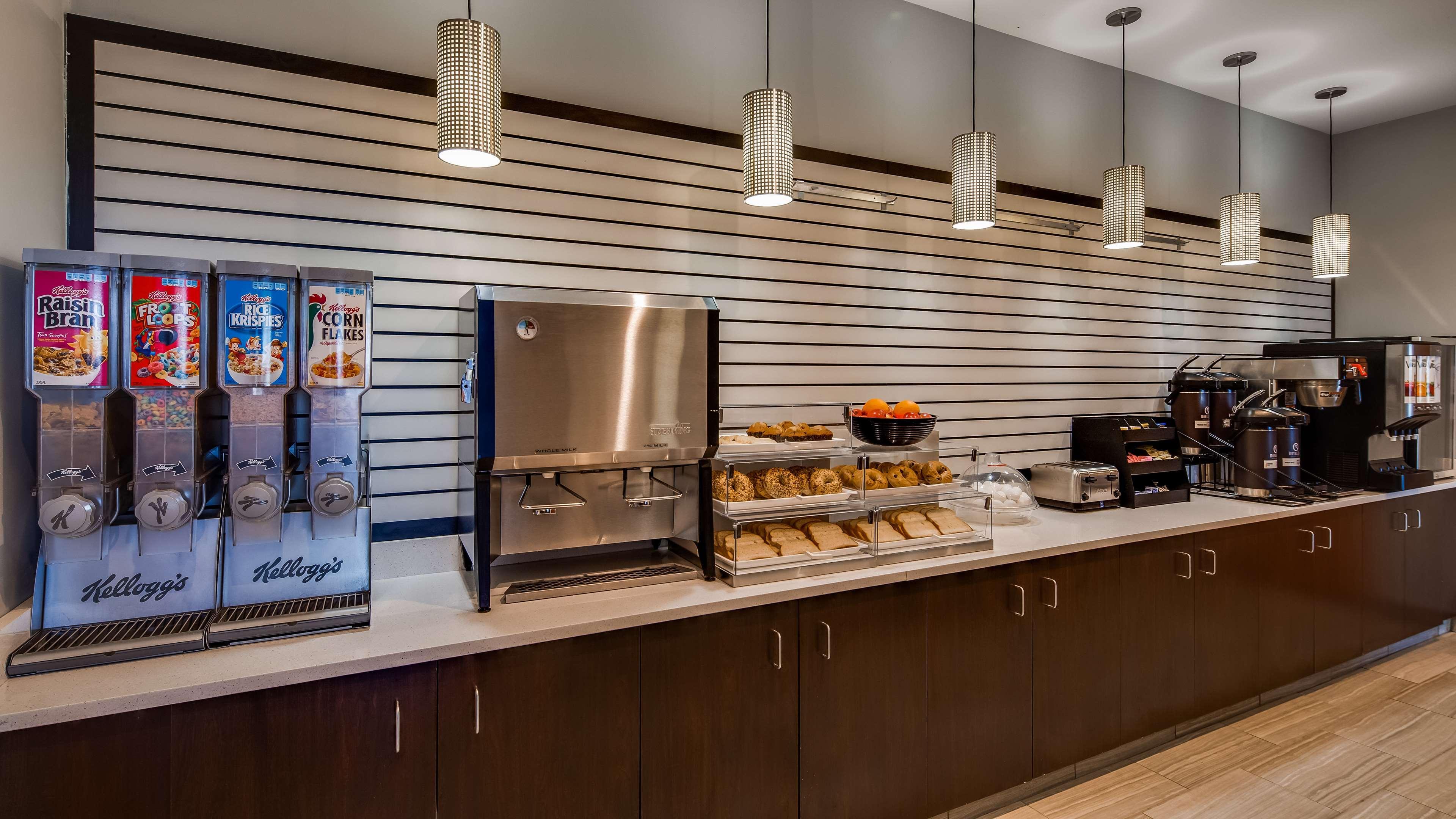 Best Western Plus Hyde Park Chicago Hotel Bagian luar foto