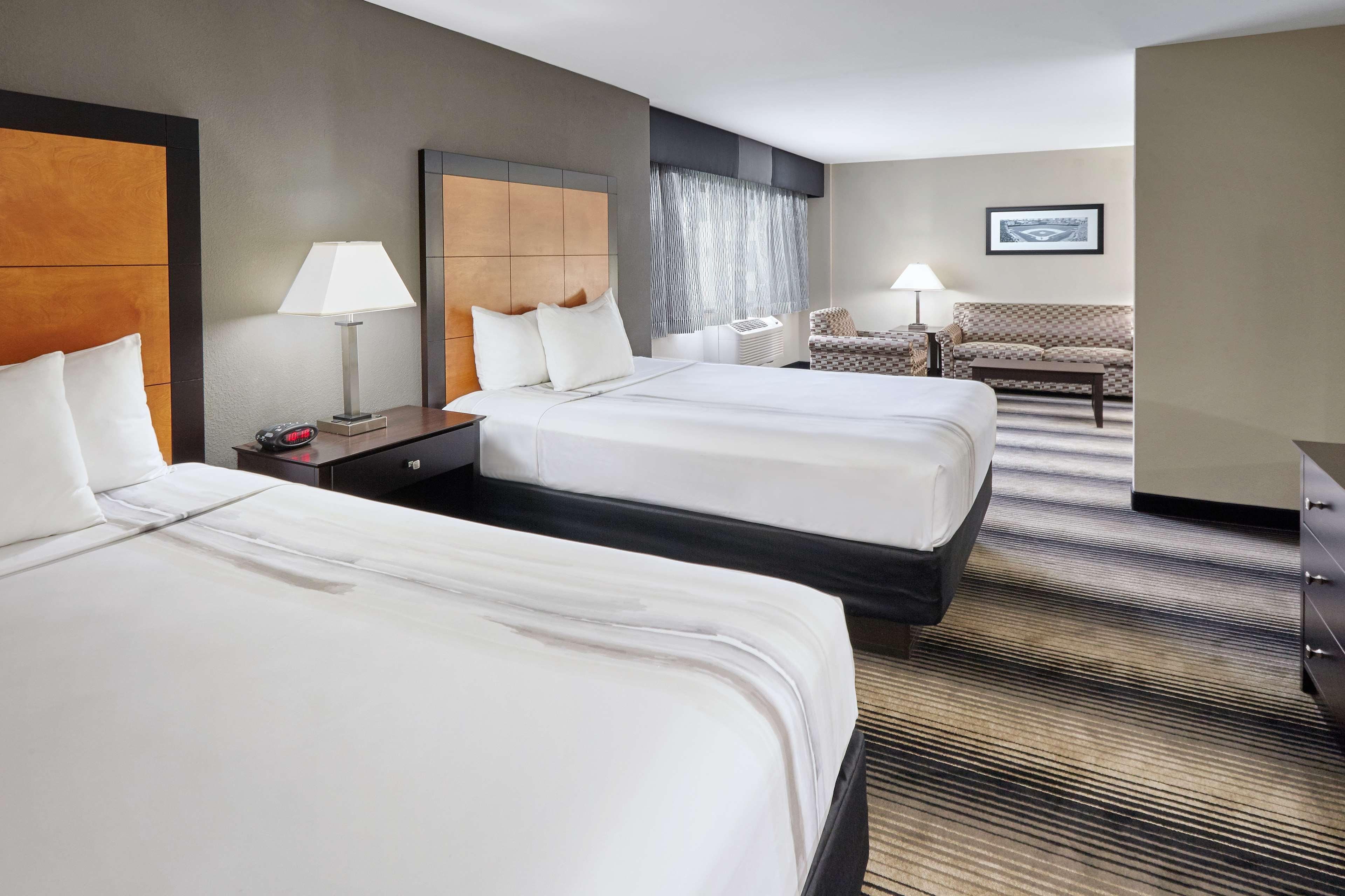 Best Western Plus Hyde Park Chicago Hotel Bagian luar foto